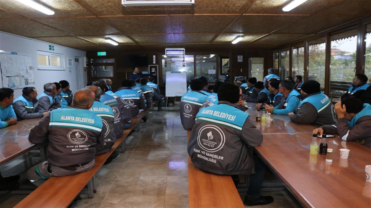 Alanya Belediyesi'nden Şantiyelerde Mesleki Yeterlilik ve İş Güvenliği Eğitimi