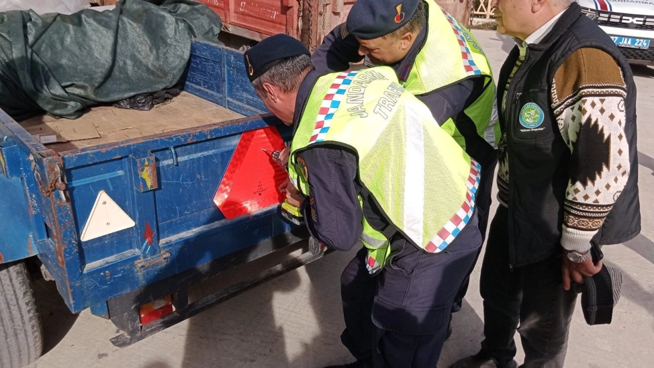 Jandarma Trafik: "Reflektör Tak Görünür Ol"