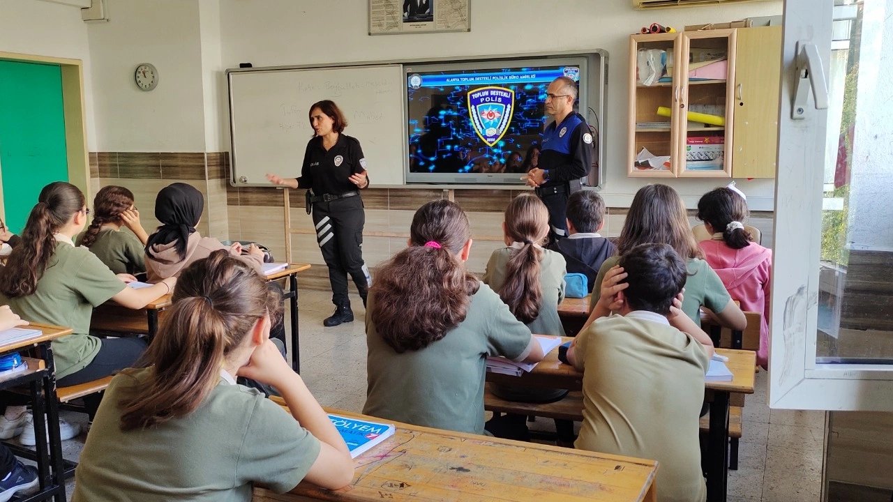 Alanya'da Öğrencilere Dijital Güvenlik Semineri Verildi