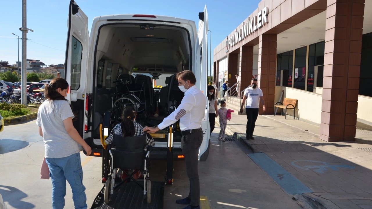 Antalya Büyükşehir Belediyesi, Alanya'da Engelli Vatandaşlara Ücretsiz Hizmetler Sunmaya Devam Ediyor