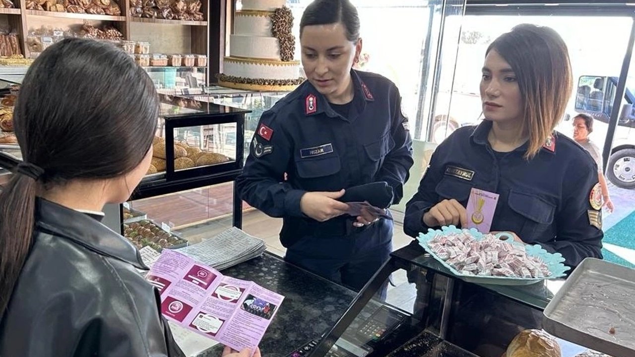 Alanya'da Kadın Çalışanlara KADES Bilgilendirme Faaliyeti Gerçekleştirildi