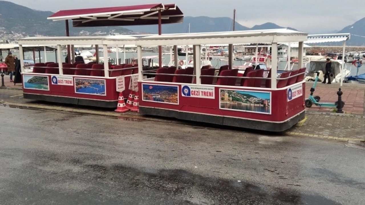 Alanya'da Trafik Sorunları Konuşuldu: Gezi Treni Gündeme Geldi