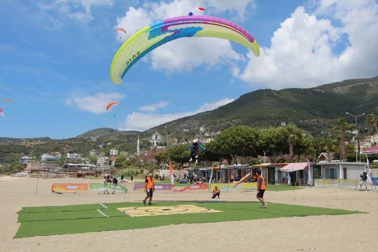aa-20230429-30994315-30994307-dunya-yamac-parasutu-hedef-sampiyonasi-alanyada-basladi.jpg